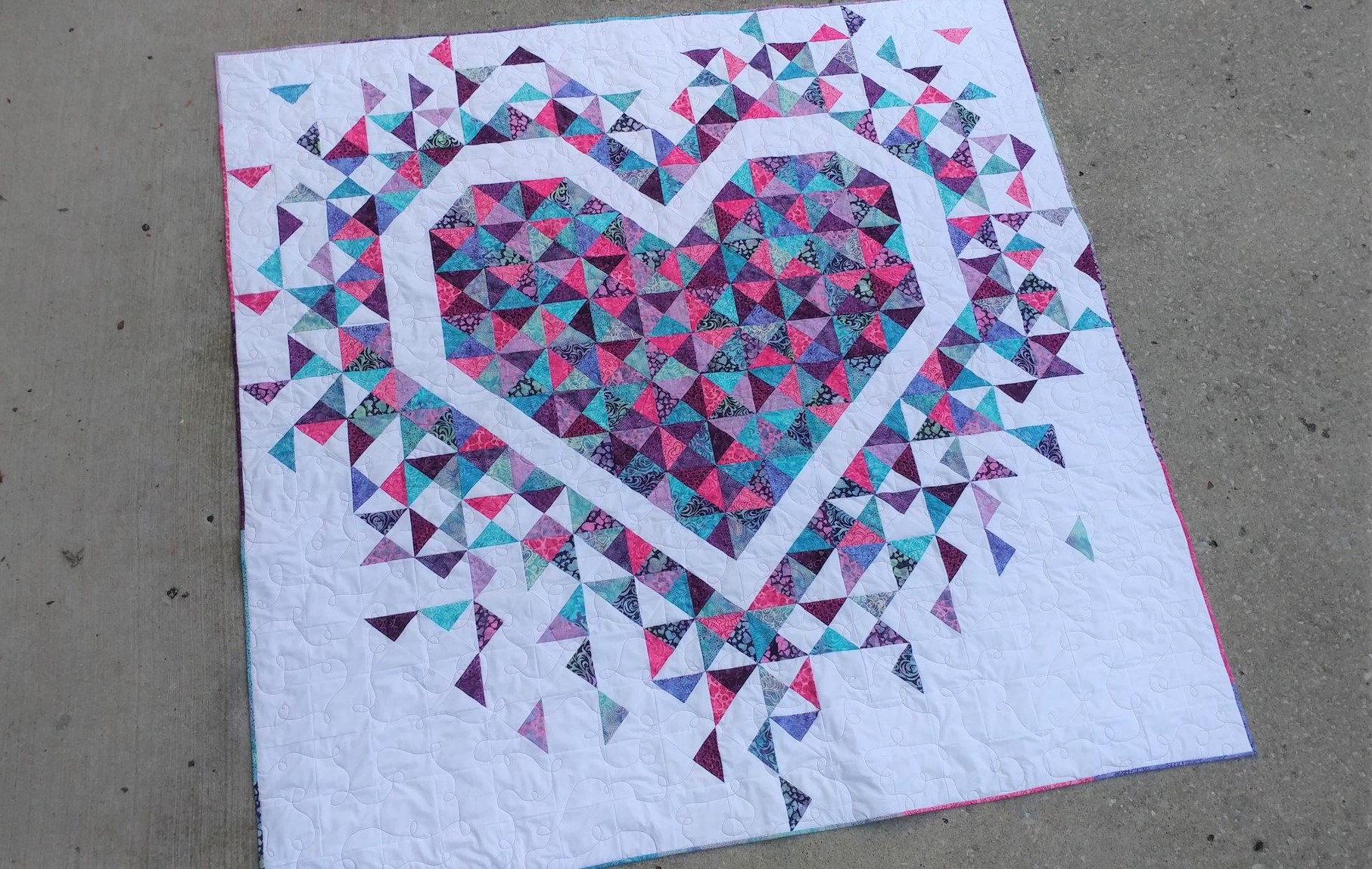 Slice of Pi Quilts Love Kisses Exploding Heart Quilt